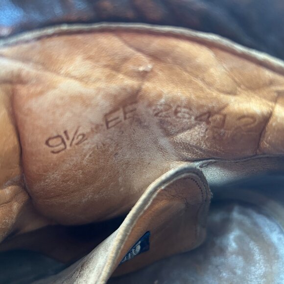 VASQUE HIKING BOOTS - size 9 1/2 - Picture 3 of 10